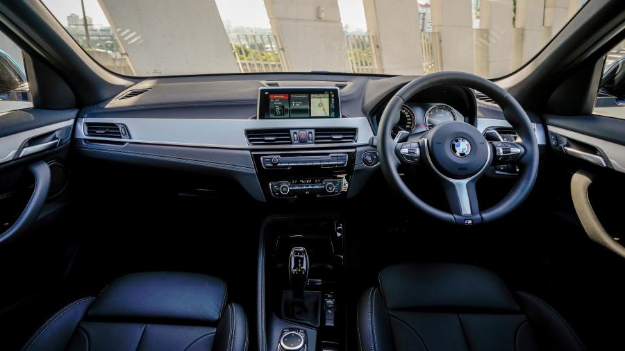 Торпедо BMW X1 sDrive20i M Sport 2019 года  (MY) (фото 4 из 23)